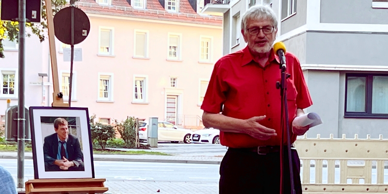 Vorsitzender der Kolpingsfamilie,
 Hans-Georg Mader bei der Einweihung des Norbert-Thines-Platzes